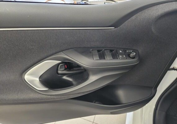 Toyota Yaris 1.5 Hybrid 115 Business – Foto 7