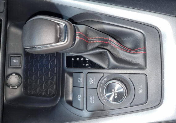 Suzuki Across 2.5 Plug-in Hybrid Style – Foto 17